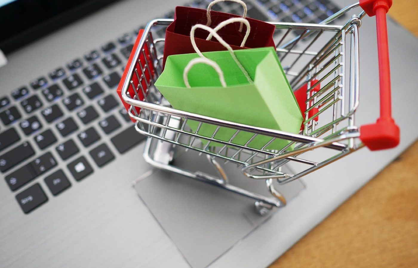 Avis Ahrefs — analyse backlinks et mots clés