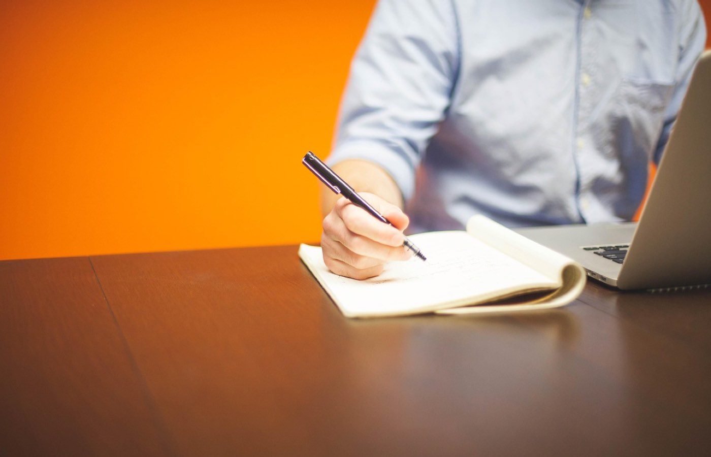 Compétences et formations pour devenir référenceur