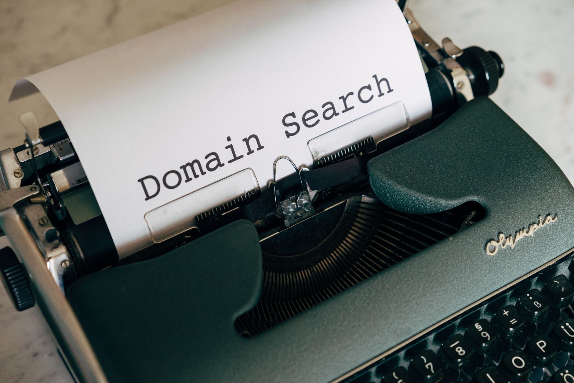 Semrush ou Ahrefs : choisir pour la recherche de mots-clés