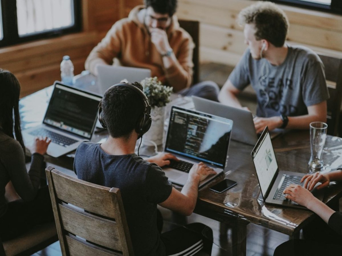 Comment choisir une agence web : les signaux à lire avant le devis