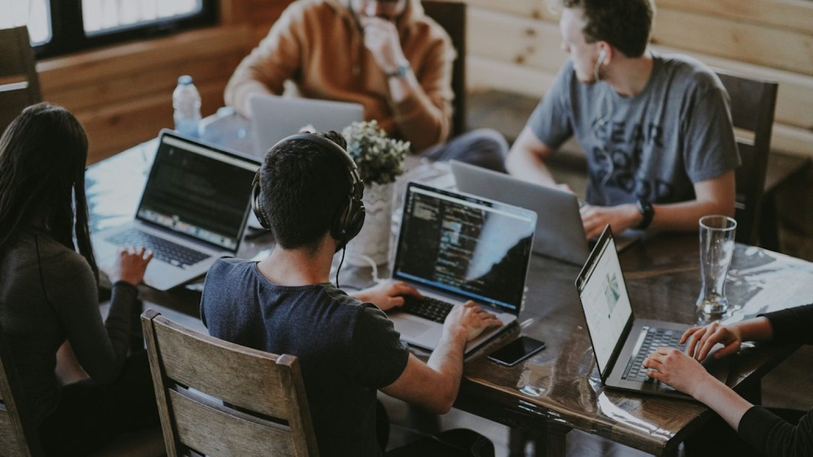 Comment choisir une agence web : les signaux à lire avant le devis